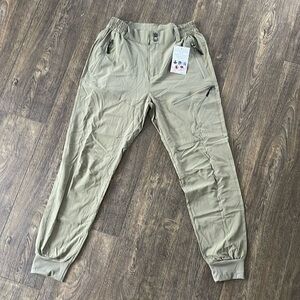 Lightweight joggers